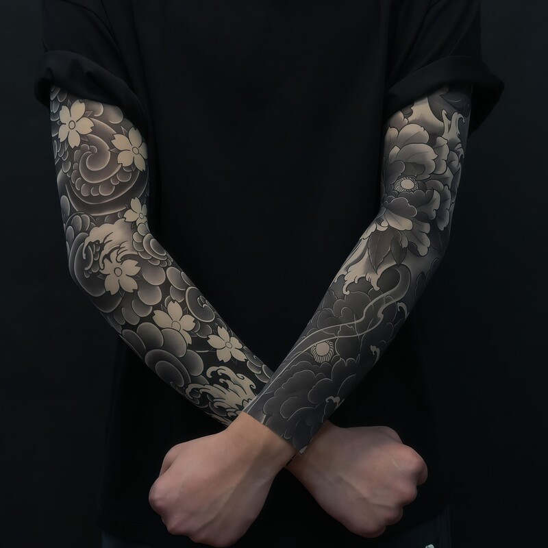 Ultra-Thin Seamless Floral Arm Sleeves for Men and Women, Arm Protectors for Driving, Summer Cycling Ice Silk Tattoo Sleeves for Men Ultra-Thin Seamless Floral Arm Sleeves for Men and Women, Arm Protectors for Driving, Summer Cycling Ice Silk Tattoo Sleeves for Men