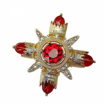 Baroque inlaid ruby ​​​​crown brooch brilliant ການຕົບແຕ່ງ brilliant European and American cross resin style ເລຊຈຸດຂອງແມ່ຍິງ