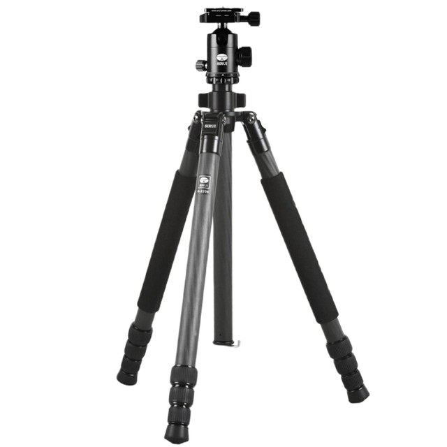 Sirui r2204 carbon fiber tripod is light and stable