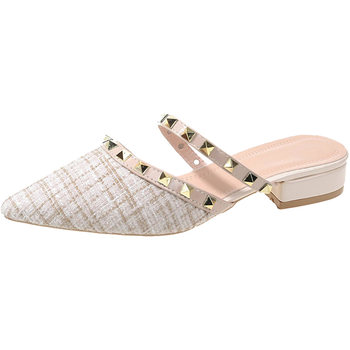 ເກີບແຕະ Baotou ສໍາລັບລະດູຮ້ອນຂອງແມ່ຍິງນອກໃສ່ໃນແບບໃຫມ່ 2024 rivet ການອອກແບບ niche ຫນາ heel ກັບ skirt sandals ຝຣັ່ງ