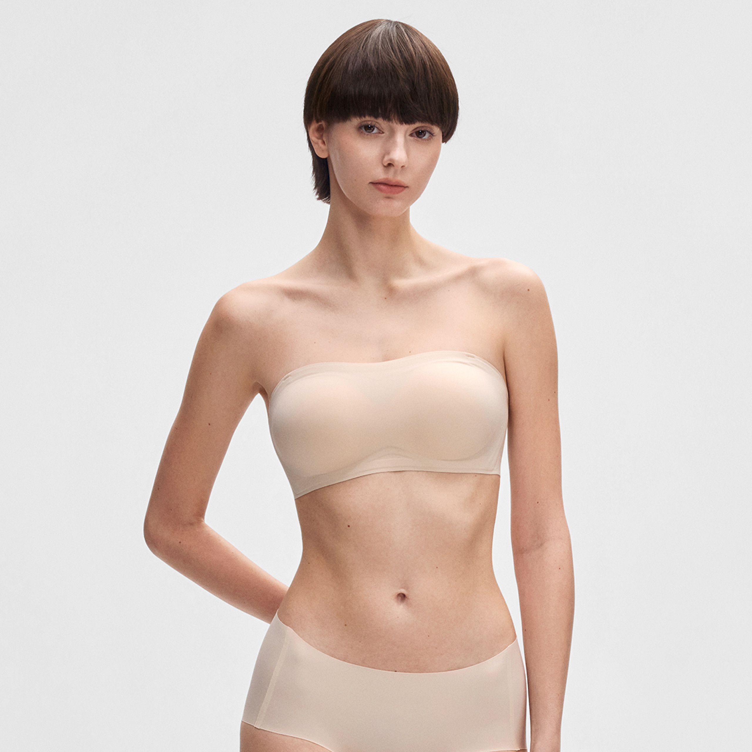 Liu Haocun's same style Banana 5 series strapless bra for women, push-up, seamless, invisible, non-slip, beautiful back.