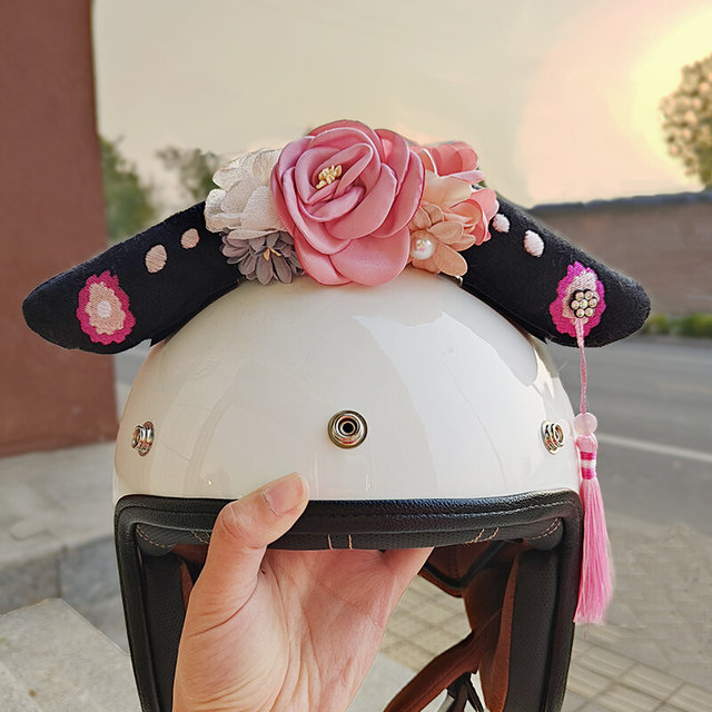 Empress Flag Helmet Decoration Gege Gadgets Plush Ears Ski ຫມວກກັນກະທົບເດັກນ້ອຍ Balance ລົດຈັກອຸປະກອນເສີມລົດຈັກ