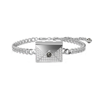 (Chinese Valentines Day gift with high-quality engraving) Swarovski Letra love letter diy couple bracelet bracelet light luxury