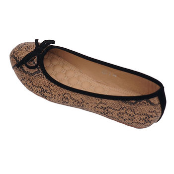 Snake pattern single shoes flat sole shallow mouth round toe korean casual women Snake pattern single shoes flat sole shallow mouth round toe korean casual women