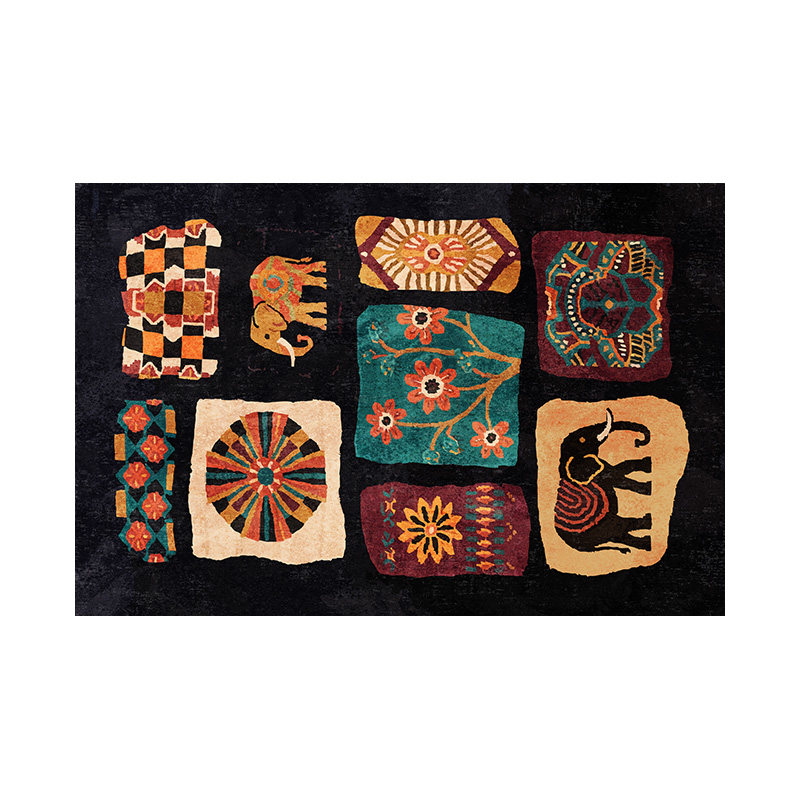 The living room carpet is full of retro-style dirty-resistant no-wash floor mats