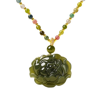 New natural hetian jade necklace in the palace