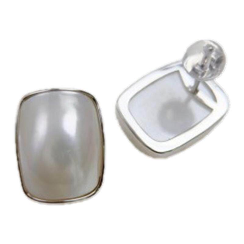 Zhen Sheao white light seawater maple pearl set