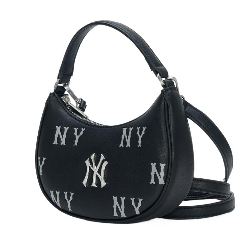MLB retro flower crossbody bag is lightweight and durable
