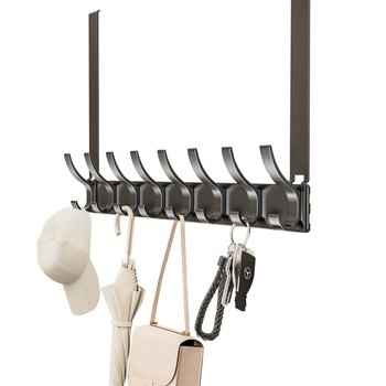 Clothes hooks and clothes hangers on the entrance doors, storage racks on the back of the bedroom doors, clothing racks without holes
