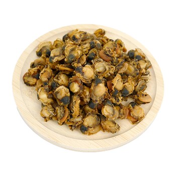 Fresh whole scallops and dried scallops from the fishing area
