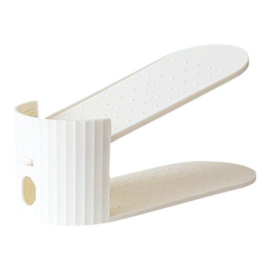 Mehrschichtige Trennwände in Schuhschränken sind platzsparende Aufbewahrungsmöglichkeiten