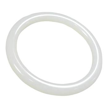 Round thin bracelet and tian jade girl’s style look slim