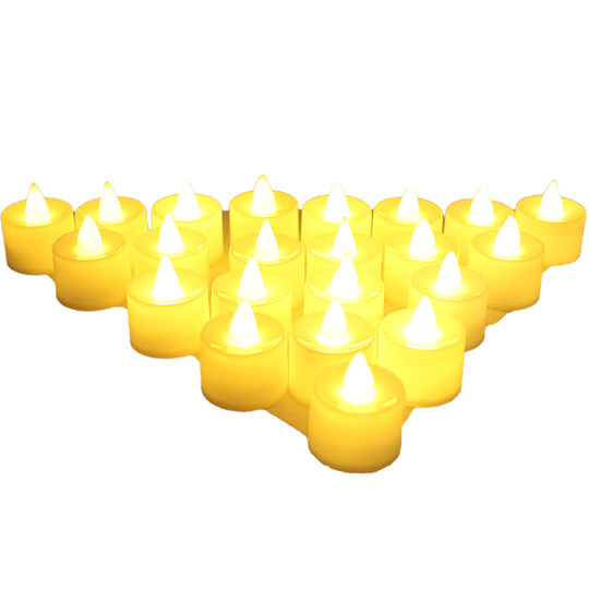 Electronic candles create romantic scenes and arrange flower petals