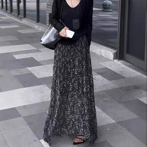 早秋穿搭黑色小碎花身裙女2026夏季大尺码胖松紧腰百搭显瘦a0823e