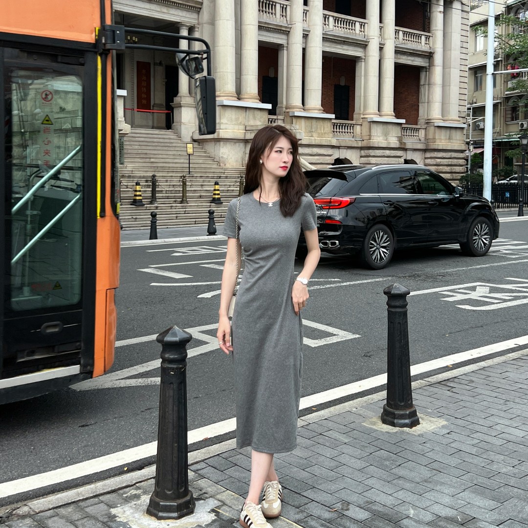 2026春夏新款韩版休闲感圆领修身长款短袖连衣裙设计感小众显瘦-淘宝Taobao | 天猫Tmall