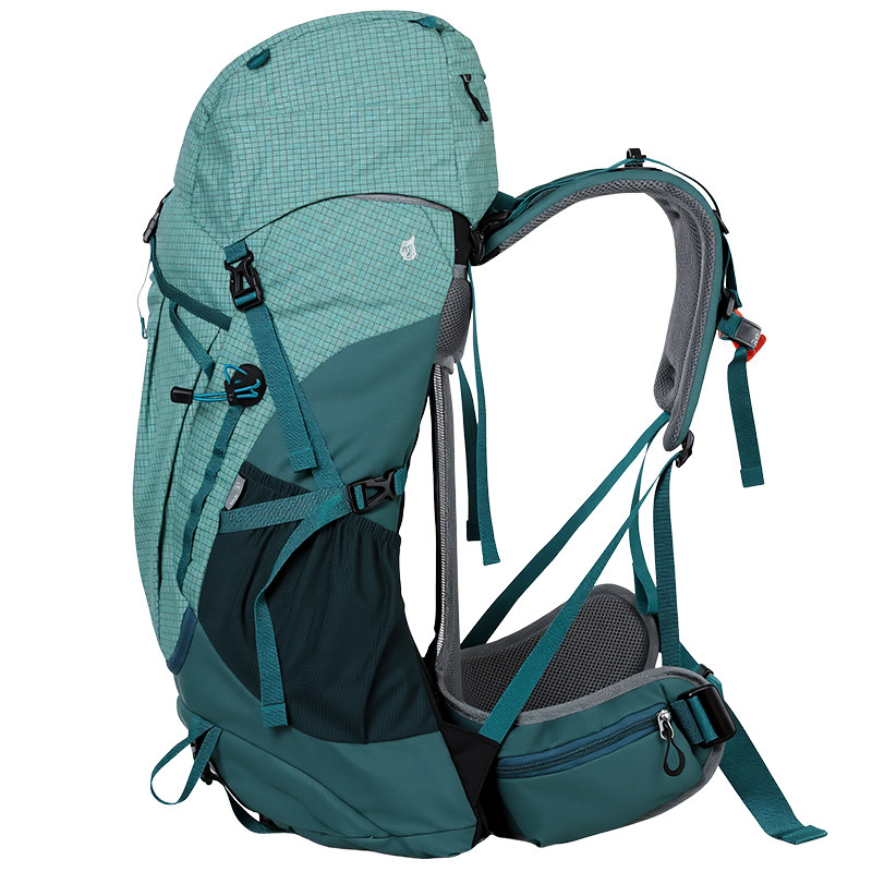 Lightweight mountaineering bag 60 liters large capacity backpack