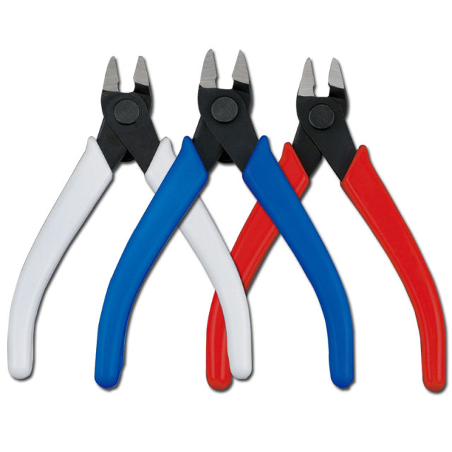Bandai assembly entry-level red, white and blue assembly cutters