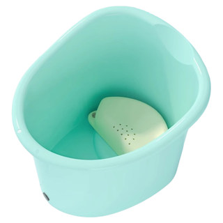 Children can sit in the tub