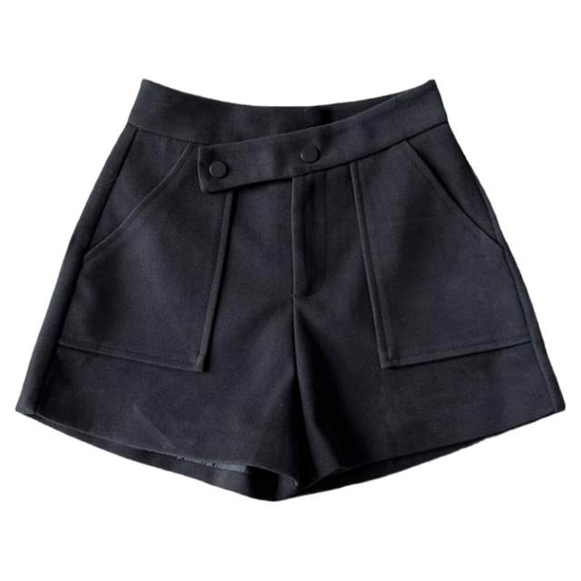 High-waisted versatile slimming shorts that cover the crotch