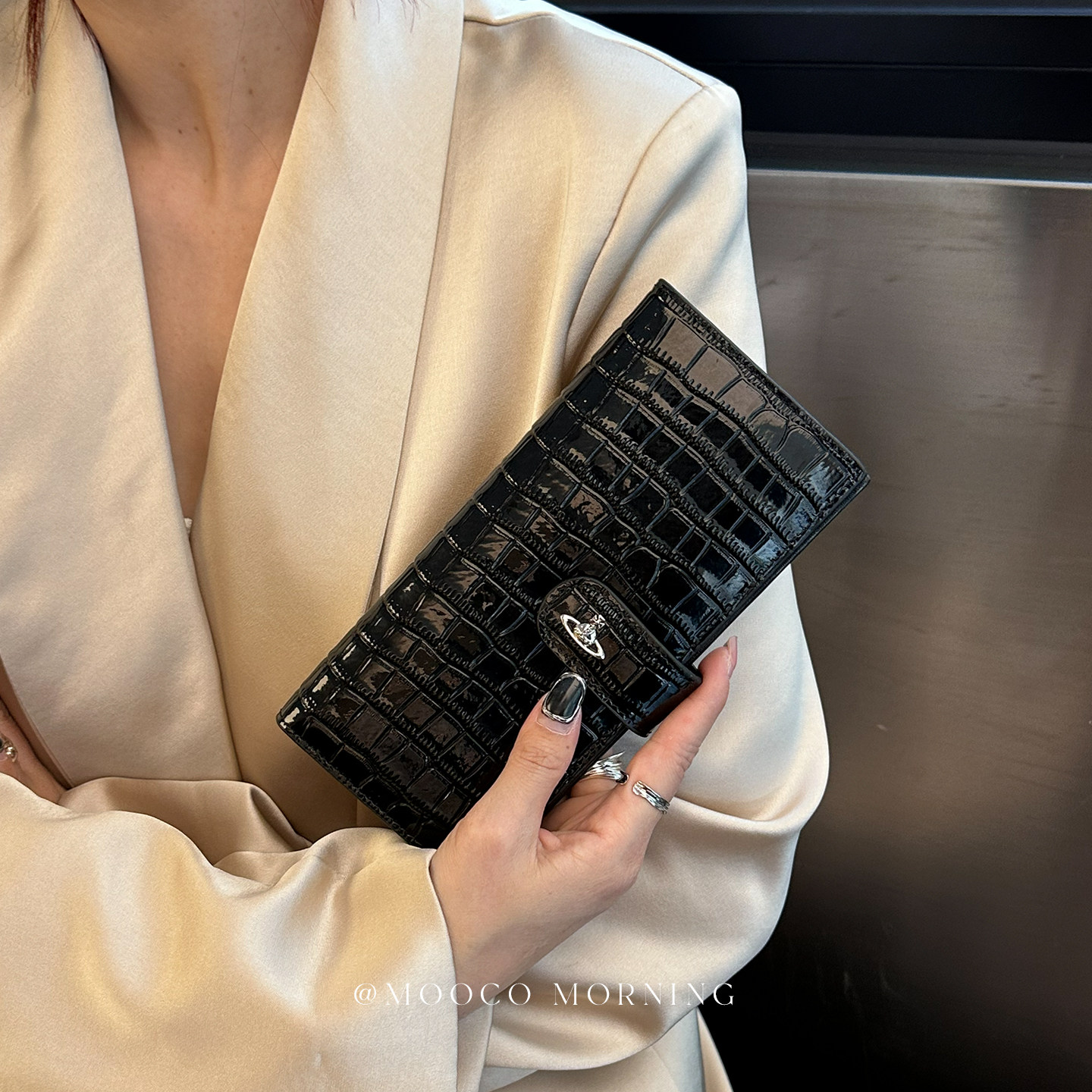 Crocodile-patterned long women's wallet, genuine leather, high-end feel, multiple card slots, Japanese and Korean style, document storage, solid color, large capacity, clasp.