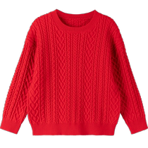 2024 dragon year to be served in New Years Eve clothes in red sweaty clothes autumn winter clothing New Year family of three families with four special families