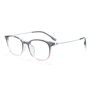 The height of the ultra-light oval frame is good news for the face and does not press on the nose.