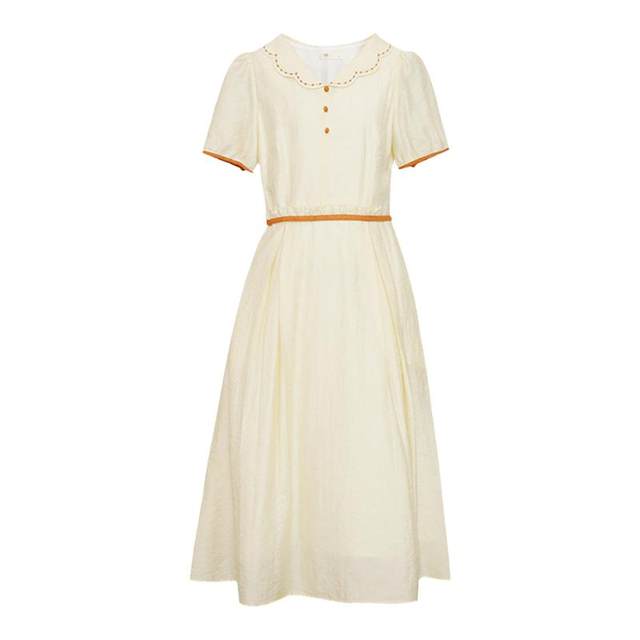 Gentle style embroidered short-sleeved dress