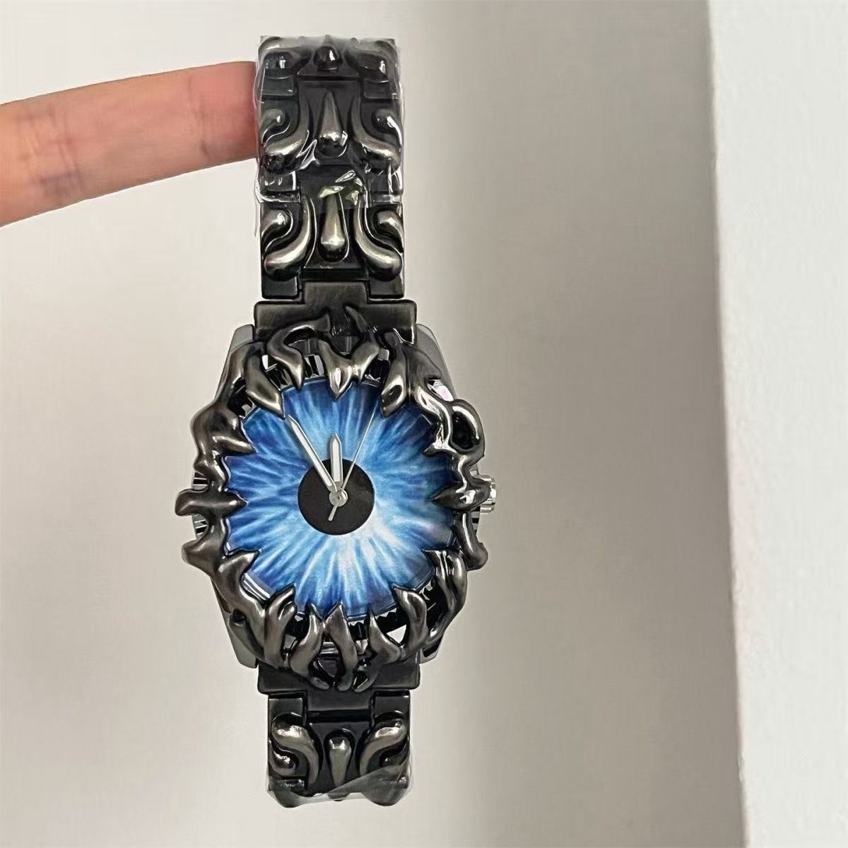 【Dark Forest】Men's Creative Gothic Style Quartz Watch with Personalized Embossed Hip Hop Dial