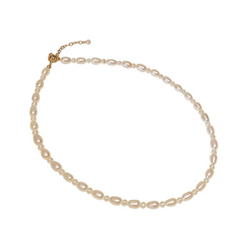 Tyusha pearl necklace fades when worn in strong light