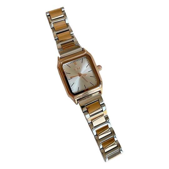 Простой ретро-стиль, бесплатные браслеты и кольца.