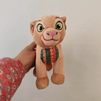 Индийский львенок ростом 19 см.