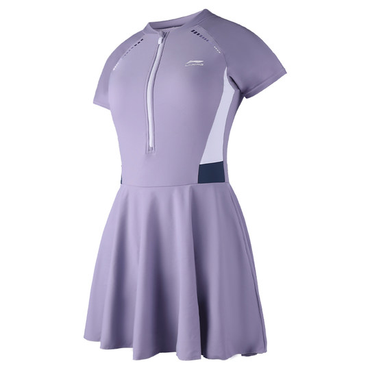 Li Ning looks slim and anti-exposure swimsuit