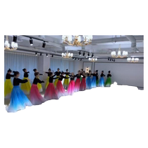 Happy well-off people walk together with big skirt dance props Gao Xianyus original dance and grand opening dance with big skirt