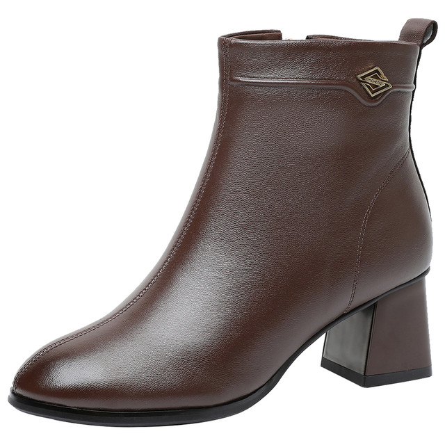 Lambskin thick heel short boots for women, fashionable and versatile boots