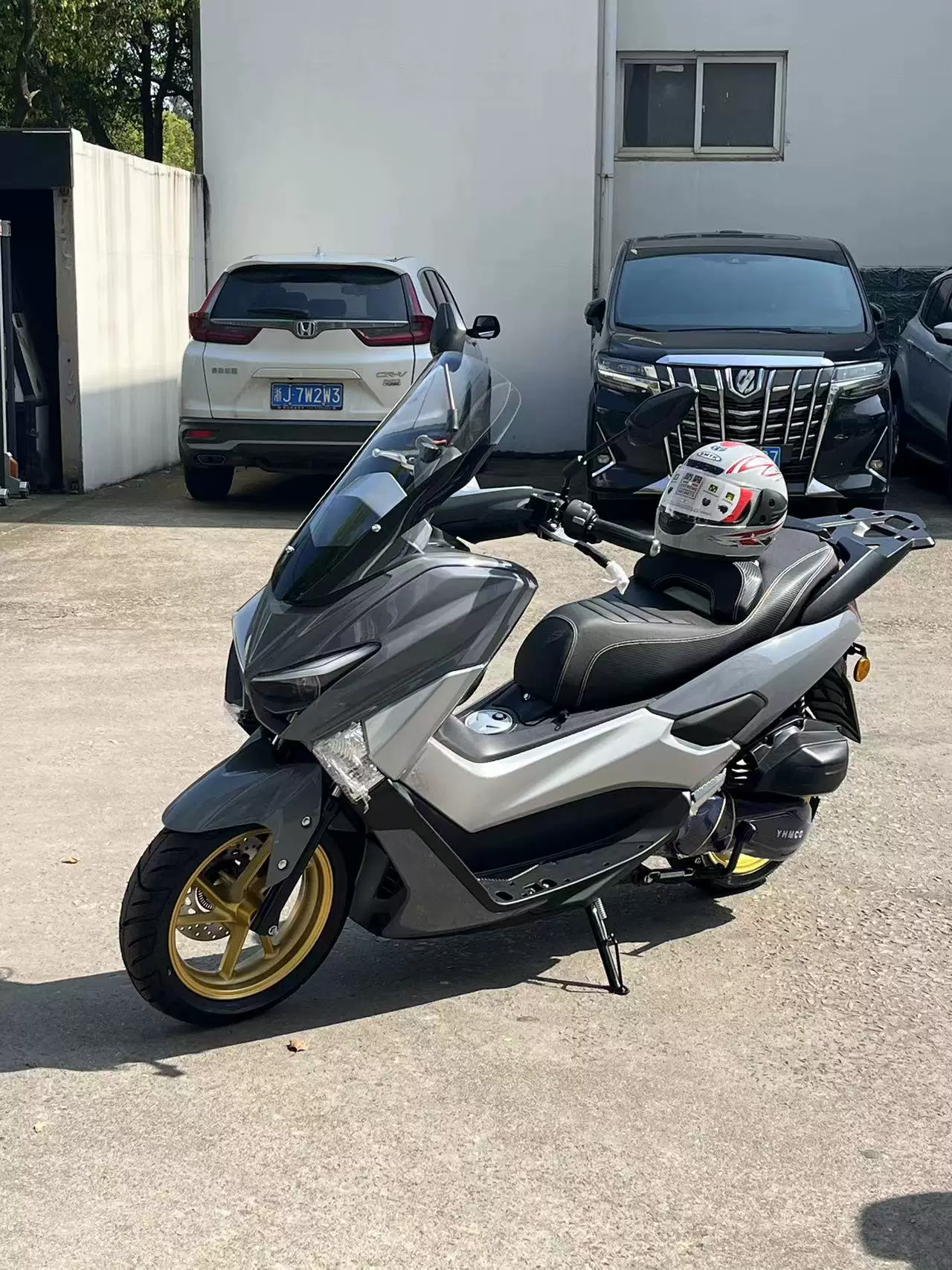 Водяной холодный воитель трех поколений с педалью топлива CBS автомобиль 150cc Национальный Si Электрический распылитель Национальный мотоцикл Национальный мотоцикл