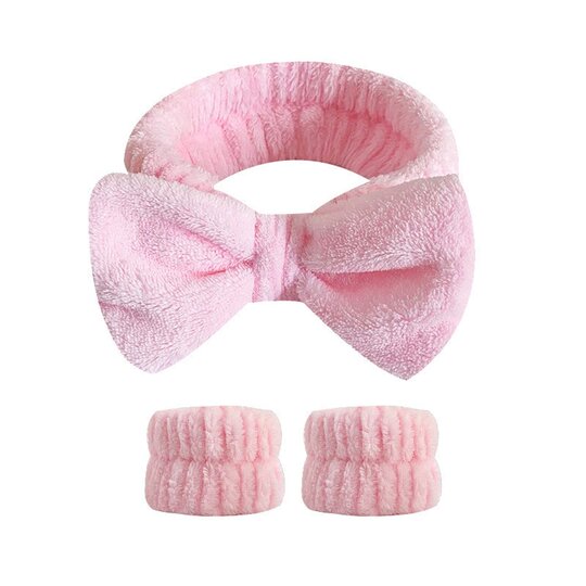 Bow tie style stain-resistant face wash headband | Thousands of people purchased more