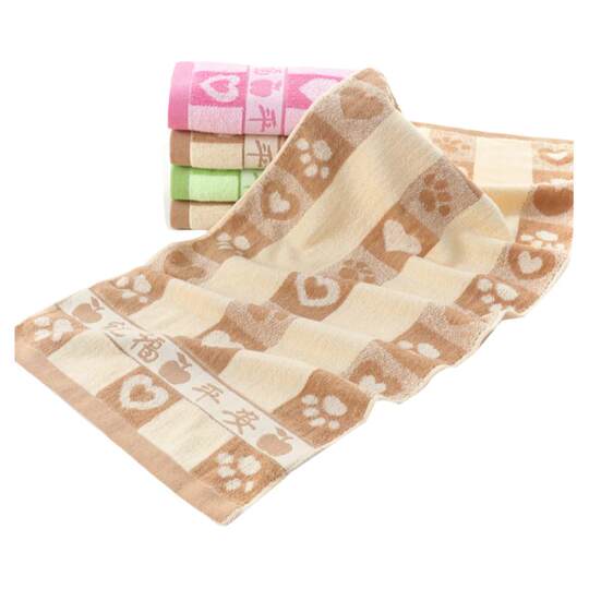 Pure cotton sports towel absorbs water and does not shed easily