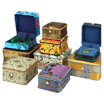 The chinese style flip embroidery box has novel and exquisite style
