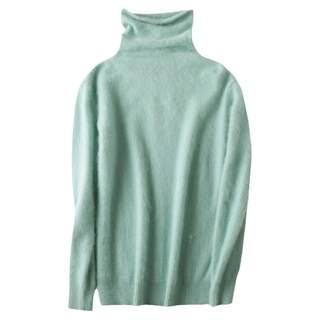 Wear a cashmere sweater as a base layer to express yang