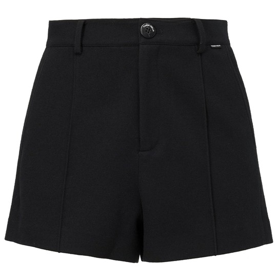 Der gleiche Stil im Einkaufszentrum sieht aus wie Shorts mit hoher Taille im Jahr 2023