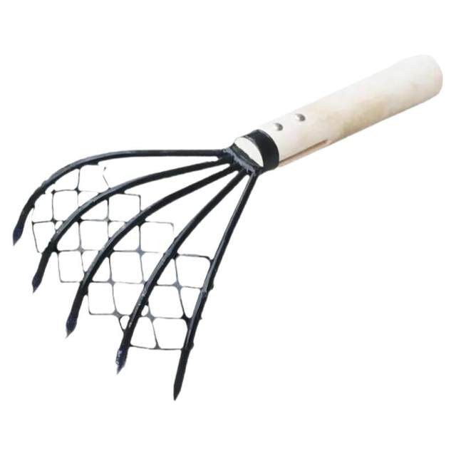 Driving sea rake with net bag to dig clams and crab clams