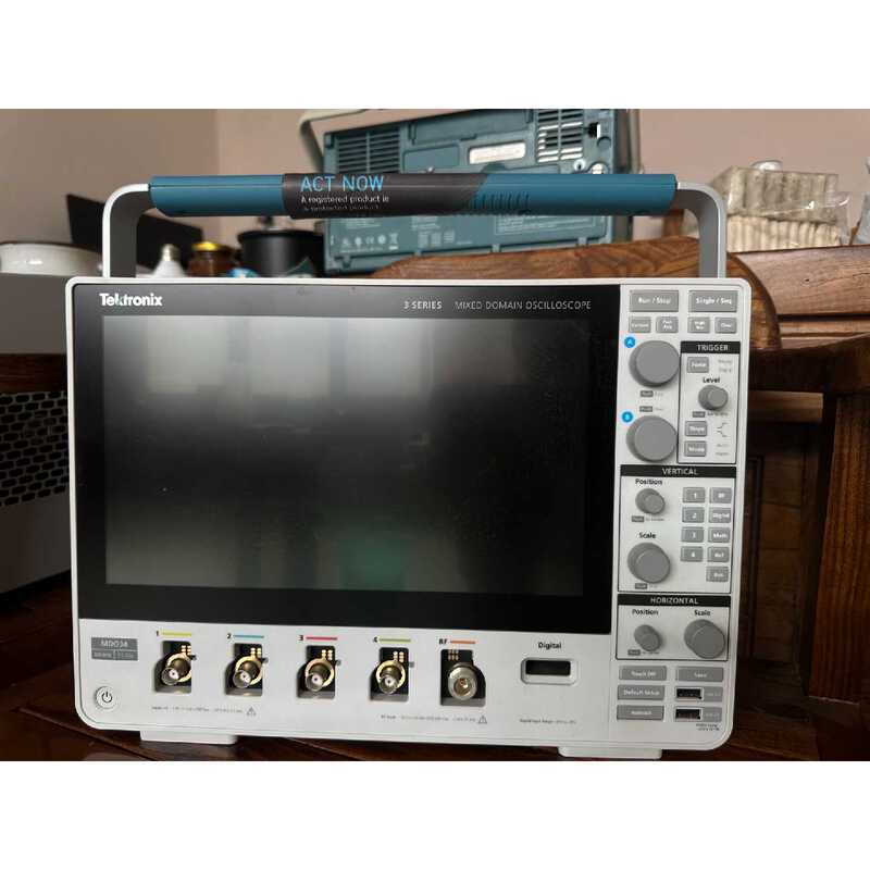 Tektronix 3Series Mdo34 Oscilloscope, 500m. Price Negotiable Tektronix 3Series Mdo34 Oscilloscope, 500m. Price Negotiable