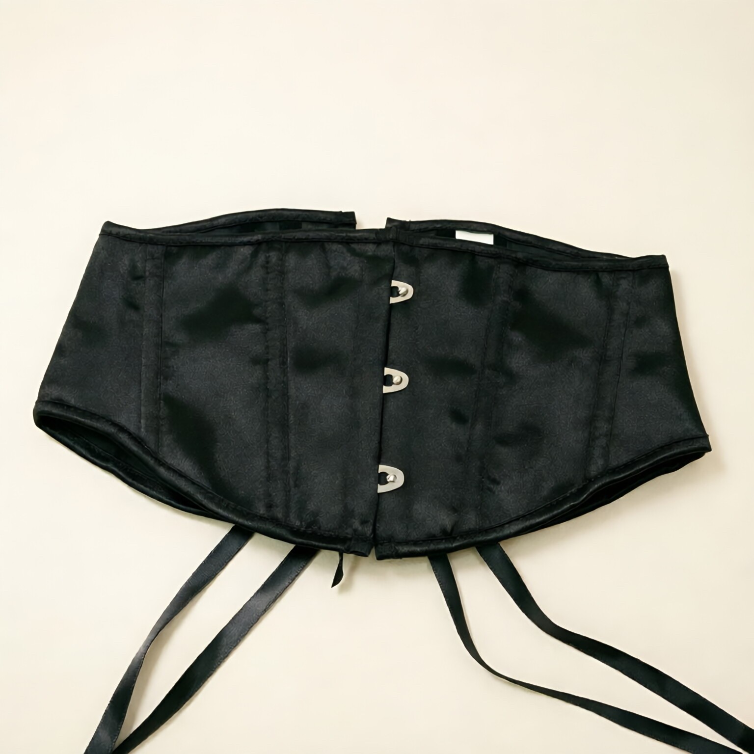Short satin fishbone waist belt, tummy tuck, shaping wide waist cincher paired with a skirt, courtly fashion, gothic style, Lolita style.