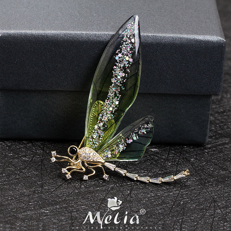 Meilian Jewelry's High-End Dragonfly Fairy Brooch: Fashionable Cardigan Sweater Corsage, Unique Suit Piece, Elegant Bee Brooch