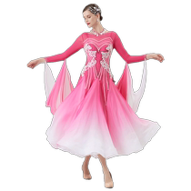 Yunwus new national standard modern dance performance is a competition-fitting diamond waltz dress with a large swing and is tailor-made