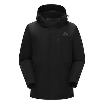 Pelch and the woman in the outdoor jacket