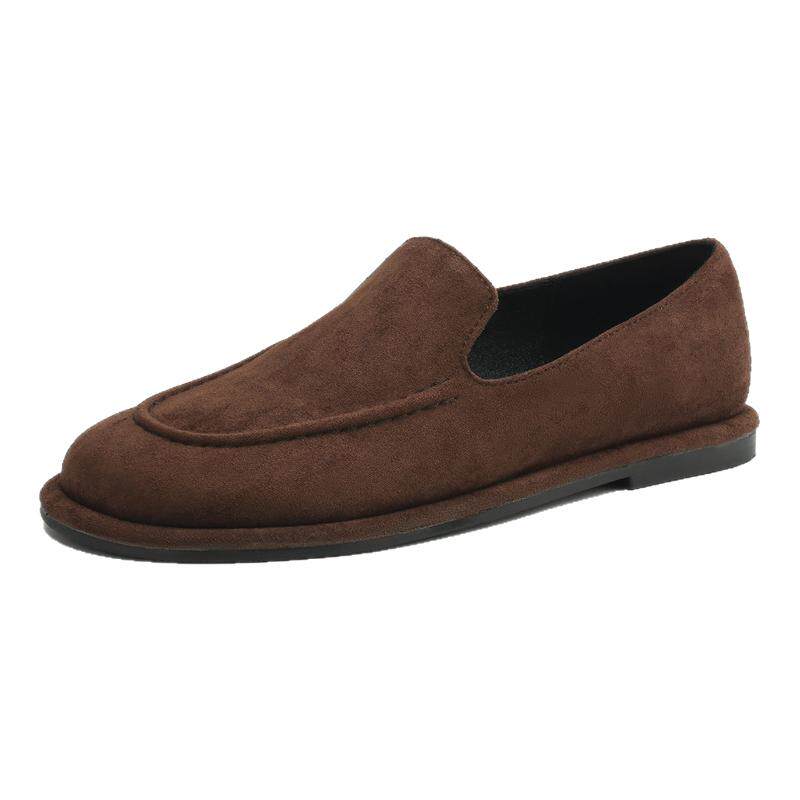 Women's slip-on loafers with deep mouth and low heel