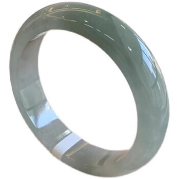 Jade bracelets purchased by 800+ people in the past 5 hours