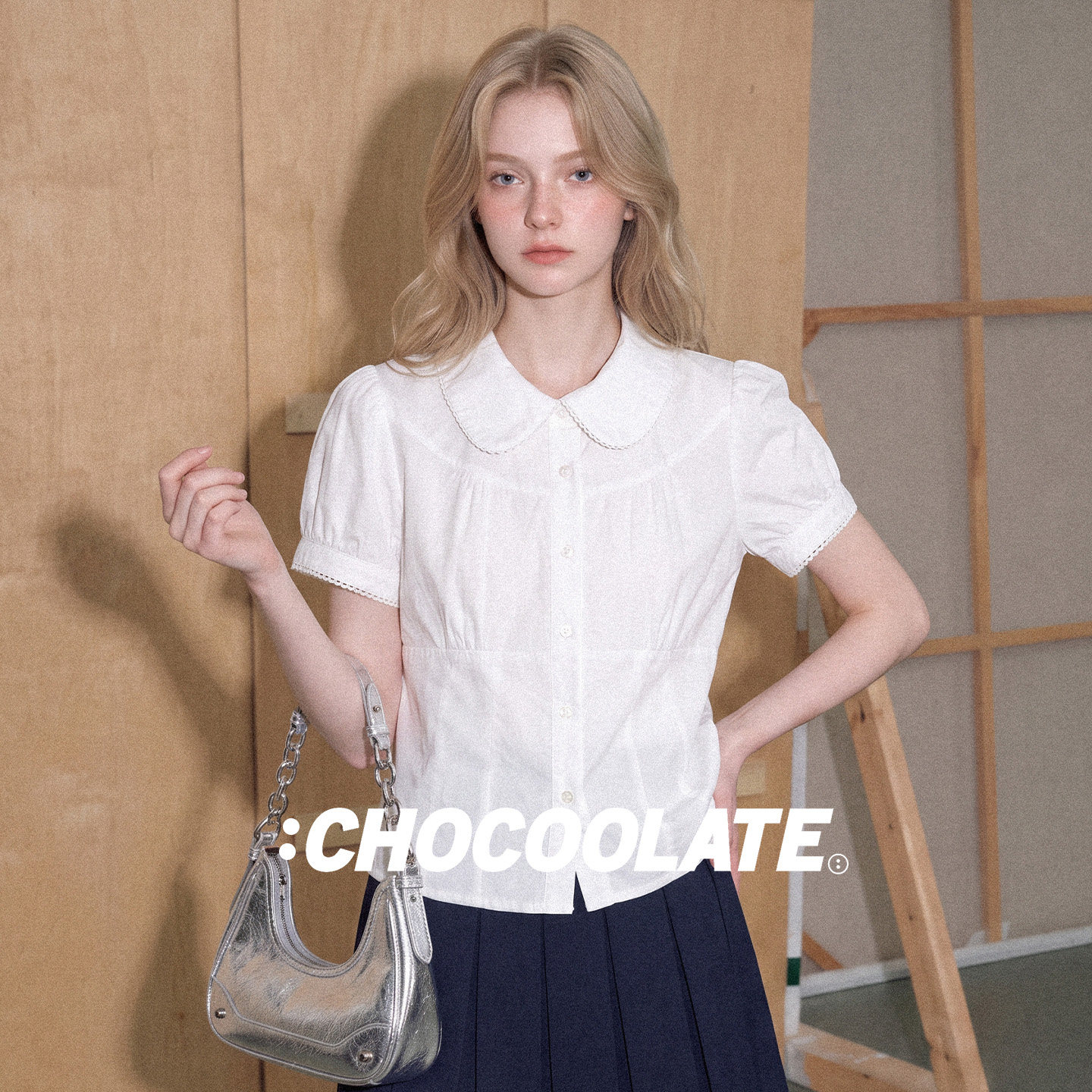 it :CHOCOOLATE College Style Peter Pan Collar White Shirt Women's Summer Super Cute Age-Defying Fair Skin-Slimming Waist-Defining Top