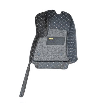 Single semi-enclosed floor mat for the driver's seat in front of the main driver's seat